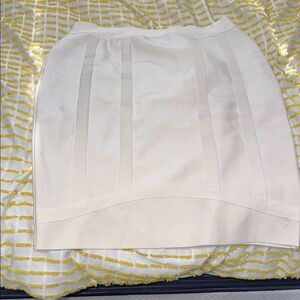 GRACIA Elegant Cream Skirt